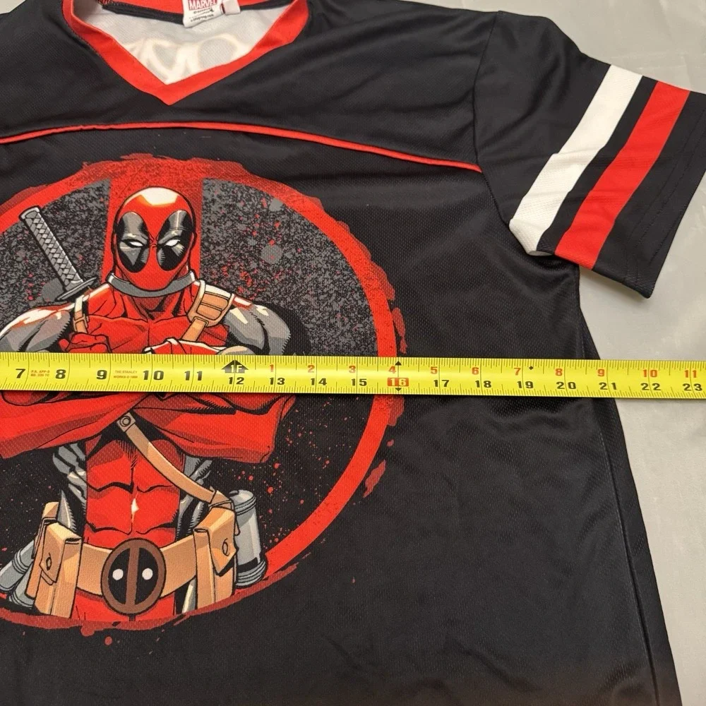 Deadpool Men's Graphic Soccer‎ Jersey Size Medium